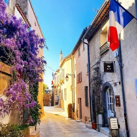 Proche St Tropez Refait A Neuf Bord De Et Piscine Apartament
