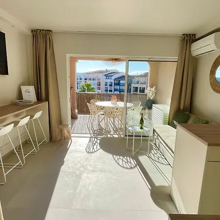 Apartment Proche St Tropez Refait A Neuf Bord De Et Piscine *