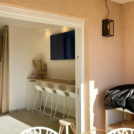 Proche St Tropez Refait A Neuf Bord De Et Piscine Apartament *