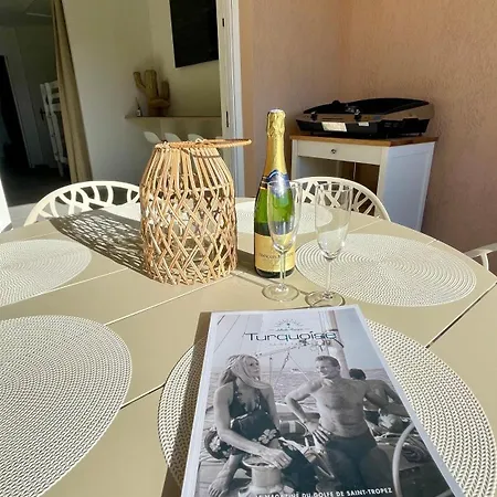 Apartment Proche St Tropez Refait A Neuf Bord De Et Piscine *