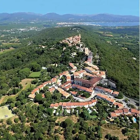 Proche St Tropez Refait A Neuf Bord De Et Piscine Cogolin