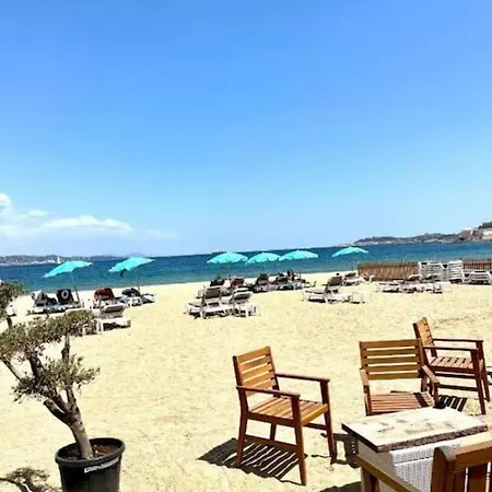 Apartment Proche St Tropez Refait A Neuf Bord De Et Piscine