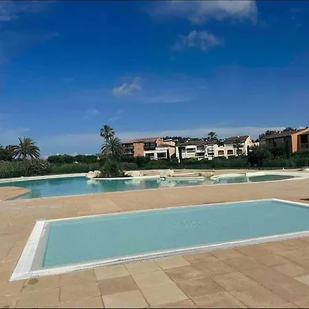 Proche St Tropez Refait A Neuf Bord De Et Piscine * 코골렝