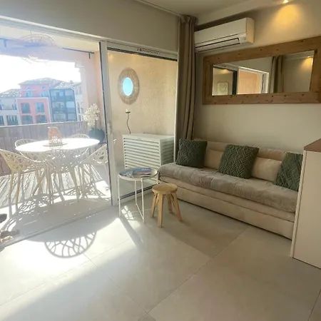 Lägenhet Proche St Tropez Refait A Neuf Bord De Et Piscine