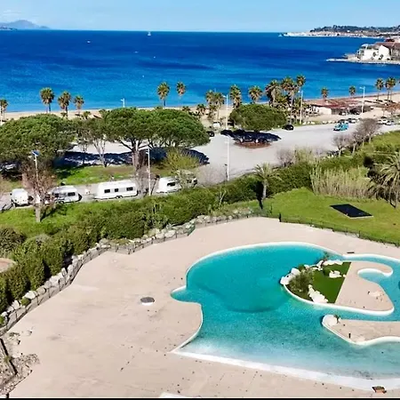 Proche St Tropez Refait A Neuf Bord De Et Piscine דירה *